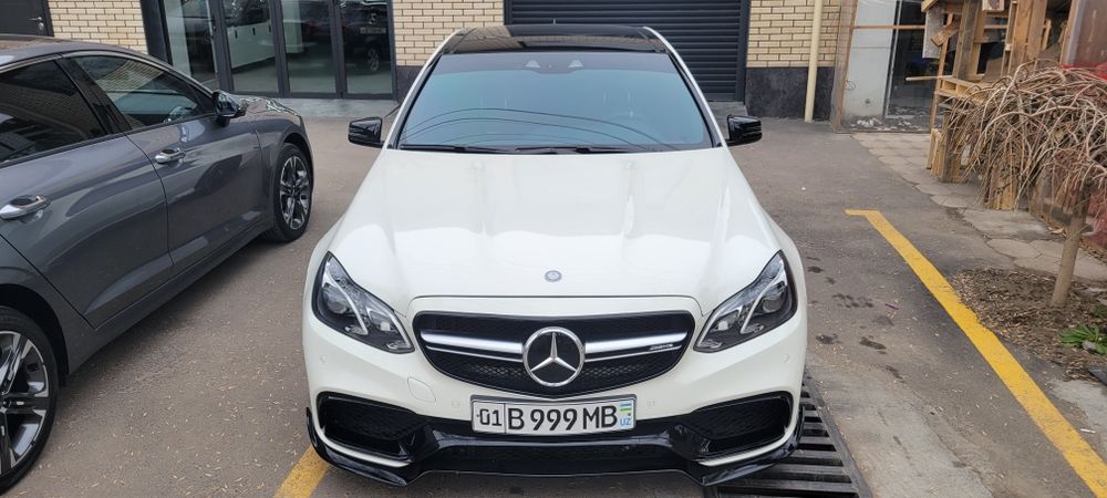 Mercedes Benz 212 AMG  (4 Matic)