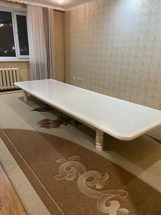 Стол для гостиной