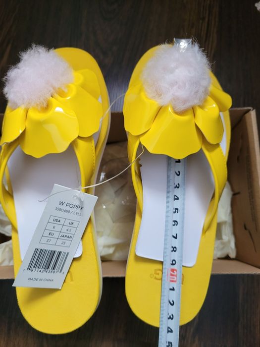 Slapi UGG noi, marime 37