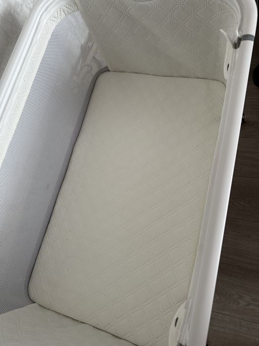 Кровать колыбель с самоукачиванием