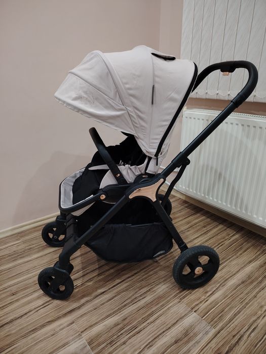 Бебешка количка Chipolino Infinity.