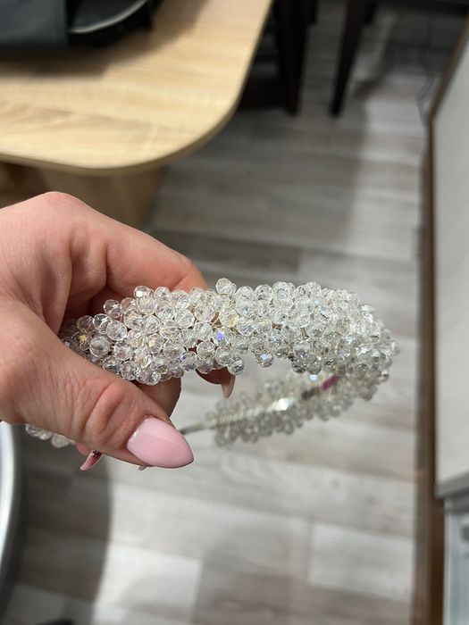 Диадема за коса подходяща за сватбена прическа