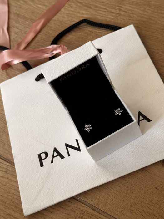Пандора обеци Pandora