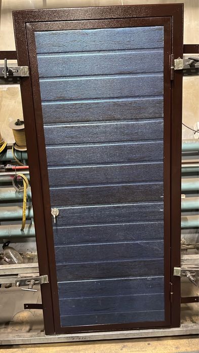 Продам двери утепленные из сэндвич панелей