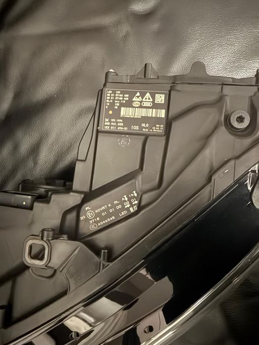 Faruri Far  Audi A8 2017 Matrix