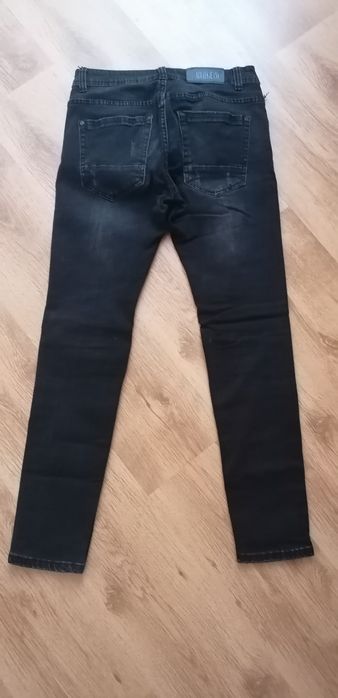 Дълги черни дънки