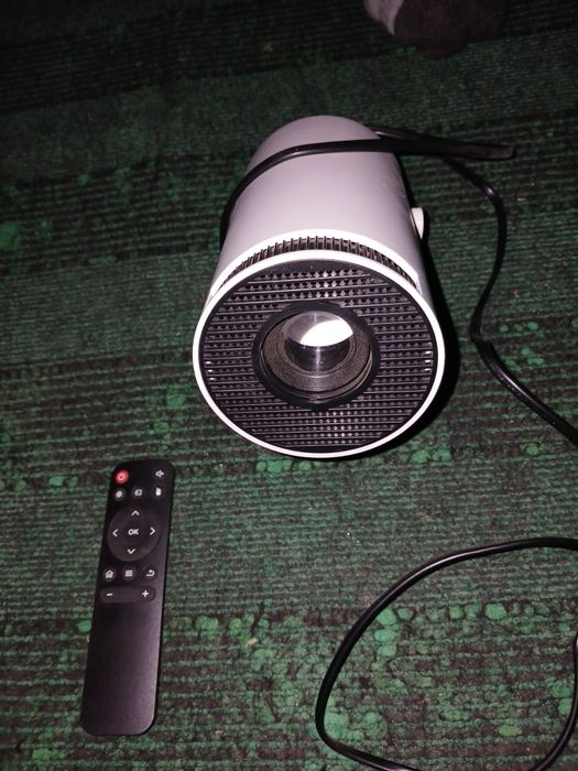 Smart proyektor HY 300 X8