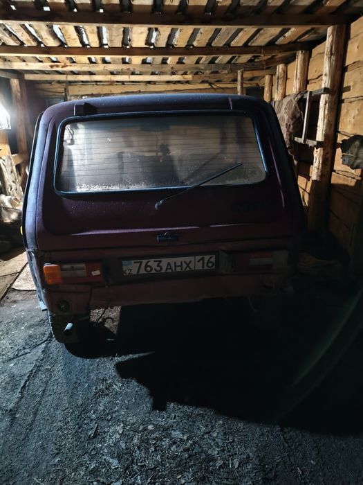 Продам ниву 2121