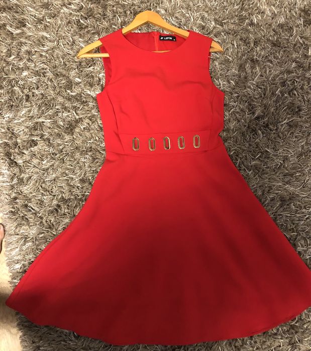 рокли Зара, червена рокля