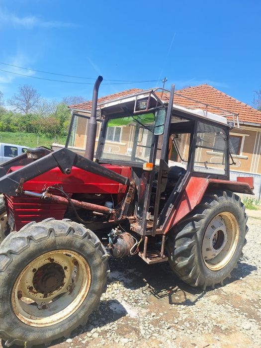 Vând Tractor  U 683 DTC, cu incarcator