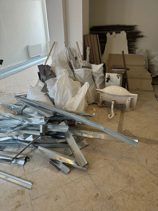 Moloz gunaie debarasarii  demolării transport