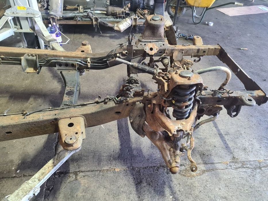 Sasiu Mitsubishi L200 Facelift 2.5 Diesel 2014 2010 - 2015 SUV (911)