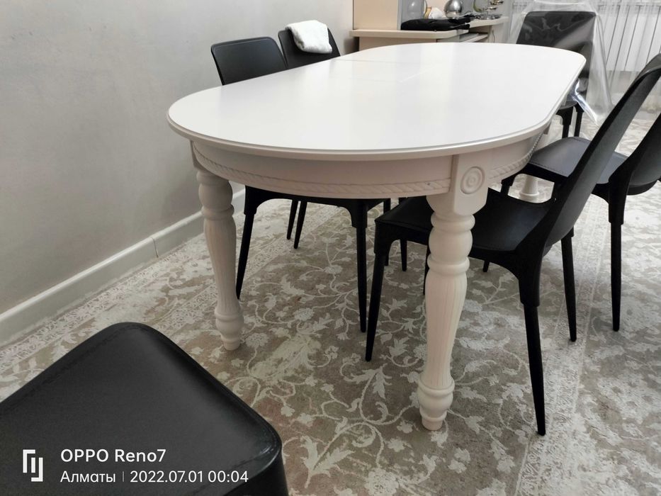 Стильные, красивые стол brand Shanel