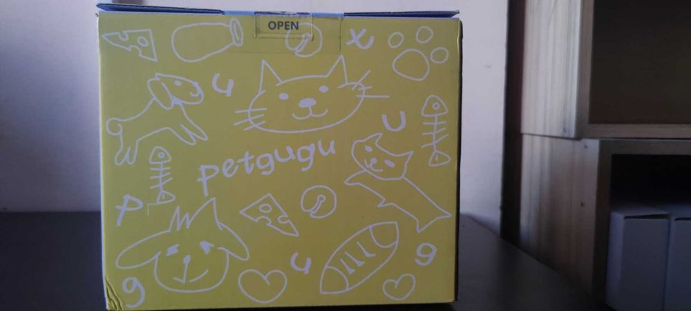 Фонтан за домашни любимци PETGUGU, 2 литра, 8 слоя филтри, 2.4G WiFi