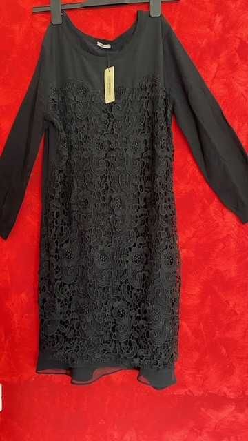 Rochie neagra cu dantele elganta de la Intimissimi