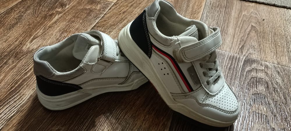 Кроссовки на мальчика