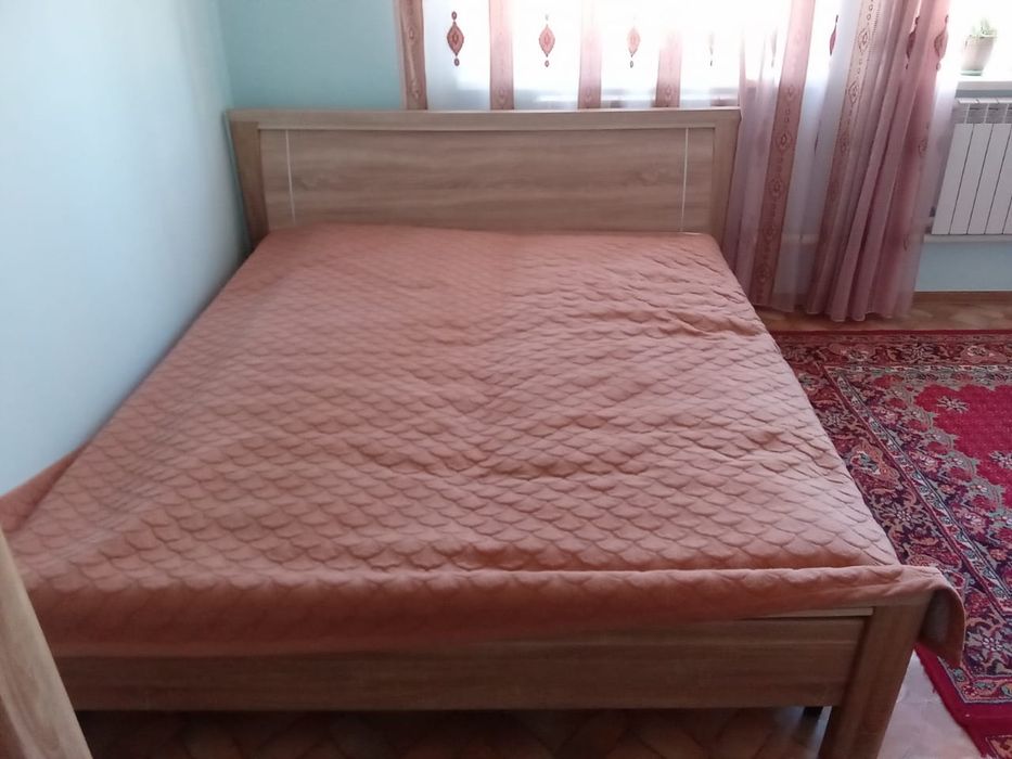 Кровать двуспальняя