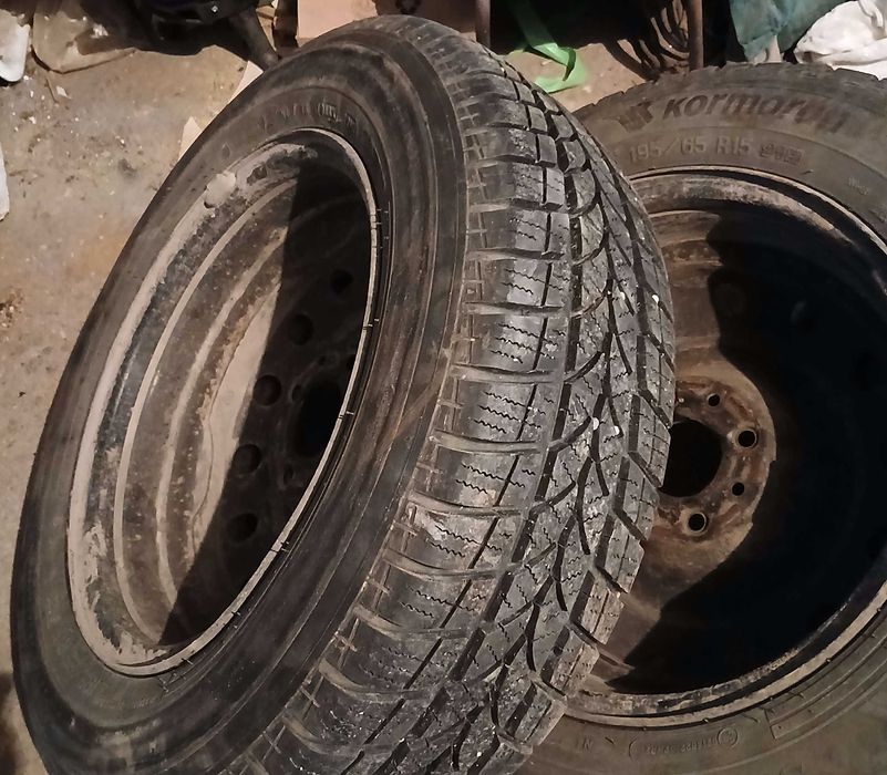 4 бр. зимни гуми с джанти 195/65 R15 от Ситроен Пикасо