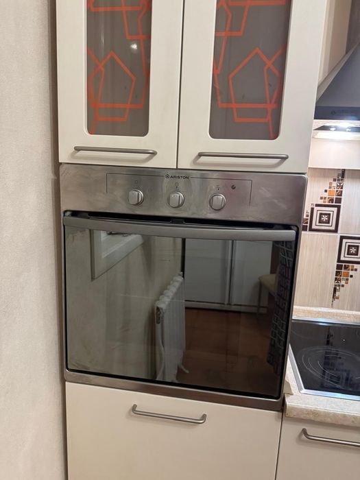 Продам духовой шкаф ARISTON