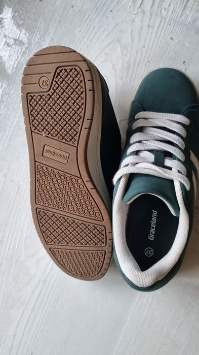 Sneaker Graceland
