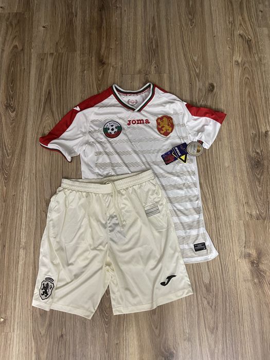 Футболни екипи на България