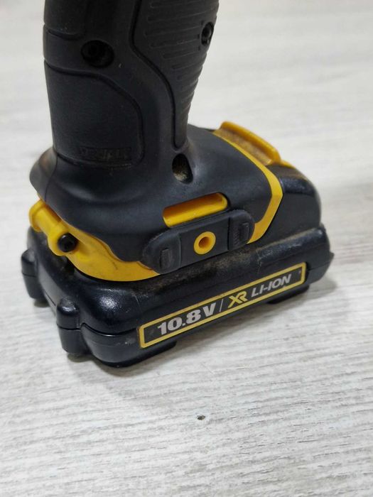 Акумулаторен ударен гайковерт DEWALT DCF815