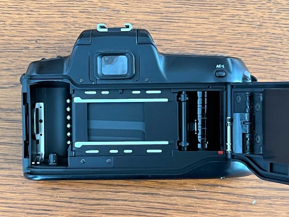 Nikon F50. Aparat foto cu Film-Perfect Functional-Fotografie analogica