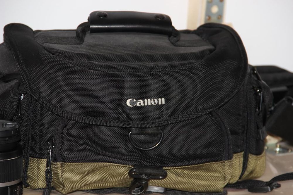 Cameră Canon 600d cu două obiective