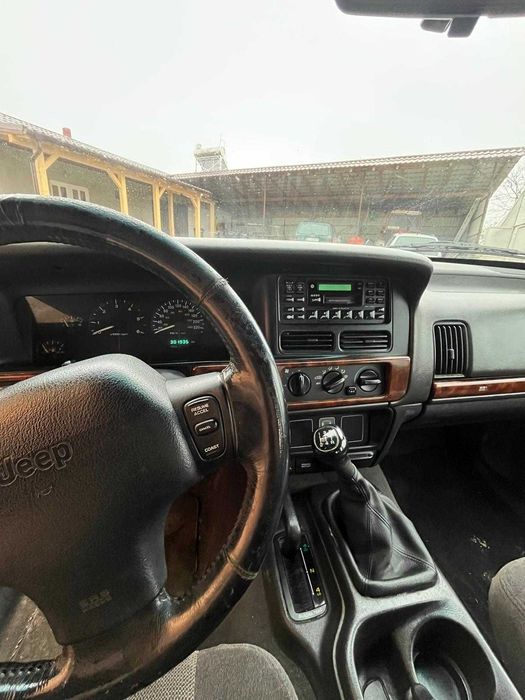 Jeep Grand Cherokee Laredo