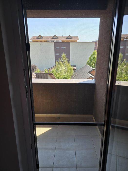 Proprietar garsoniera Militari Residence