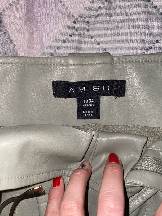 Кожена пола от New Yorker