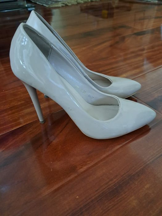 Продам Женские Туфли