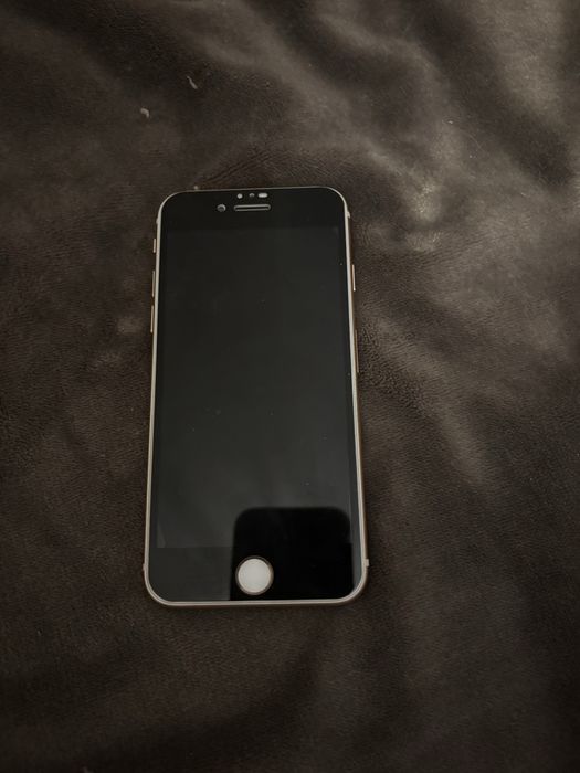 Продам айфон 8 64