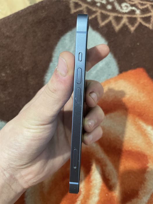 Vand iphone 14 simplu