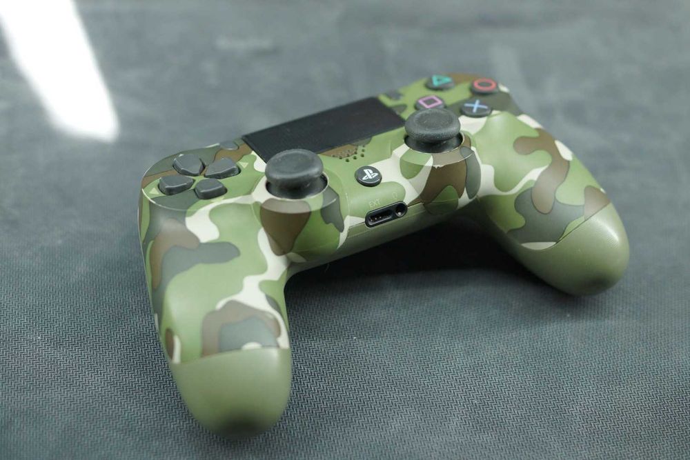 Controller Sony DualShock 4 PS4 Green Camo – Funcțional pe cablu