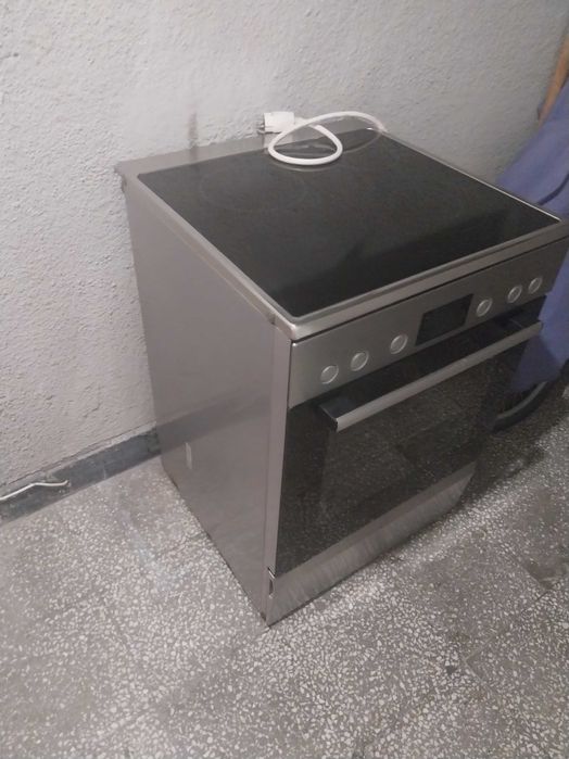 Продавам готварска печка Bosh