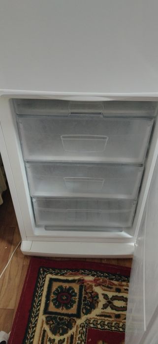 Холодильник indesit