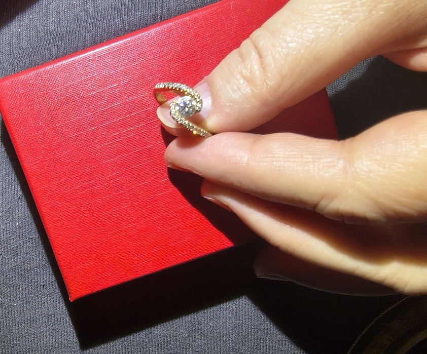 Inel aur 18K cu diamant natural 0,43 ct + 30 diamante | Acte | Dubai.