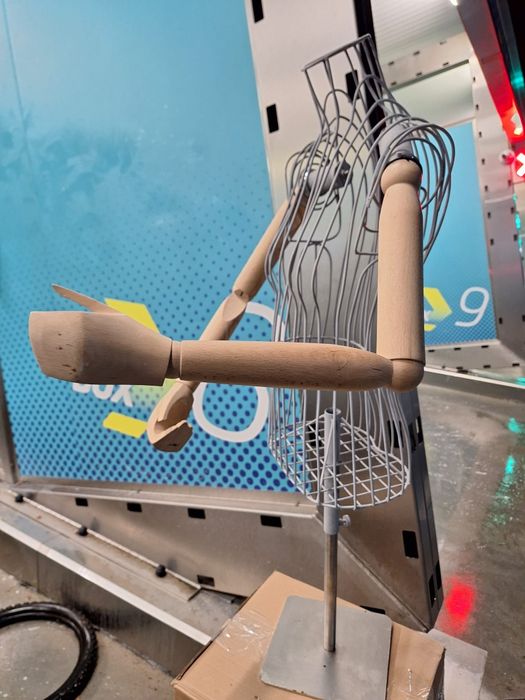 De vanzare doi manechini.