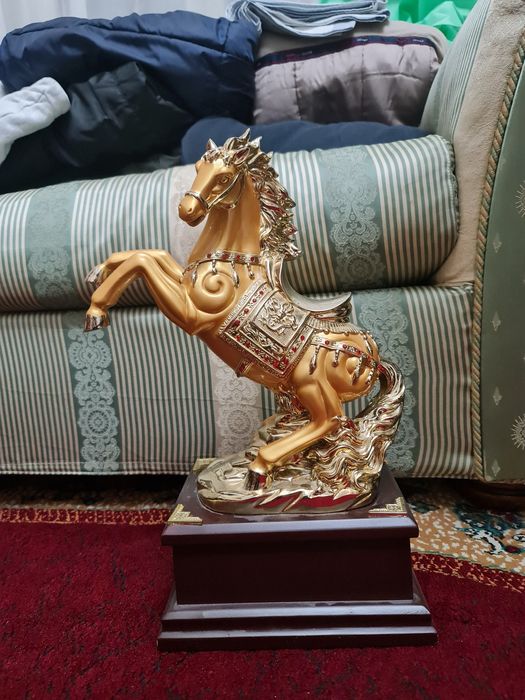 сувенир лошадь для украшения помнщения