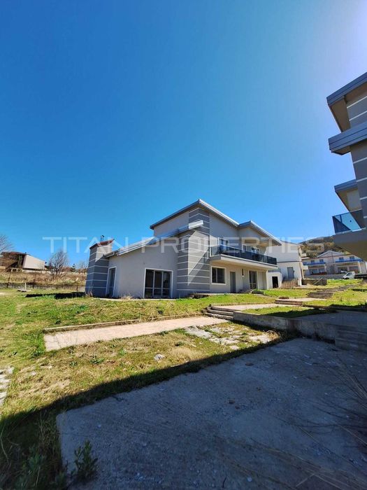 Продава се Къща в с. Белащица, Област Пловдив - 1850 кв.м за 541 €/кв.м - Снимка #3