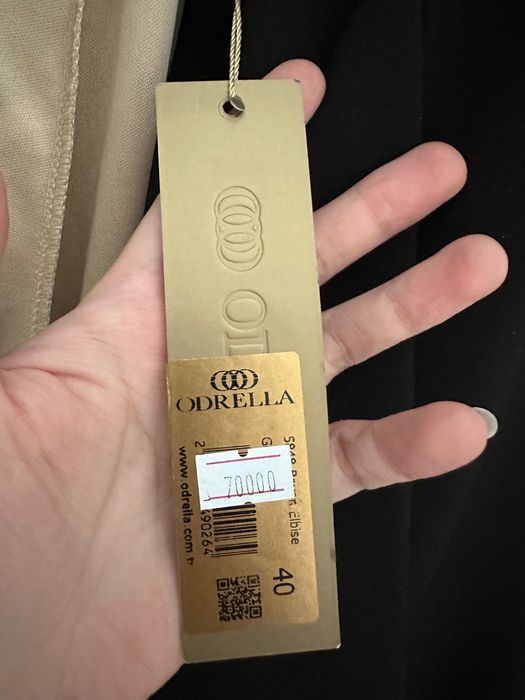 Вечернее платье с этикеткой