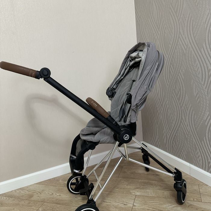 Продается коляска в отличном состоянии cybex mios