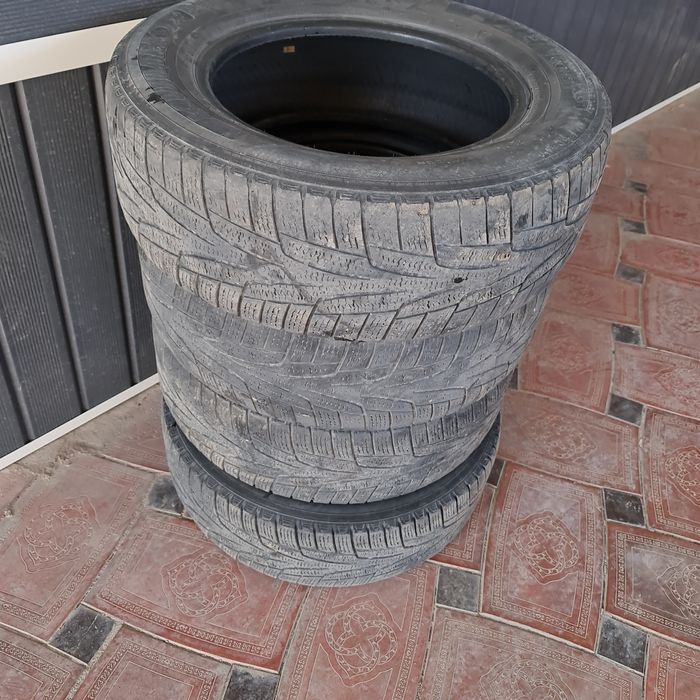 Зымные шыни 215/65/16