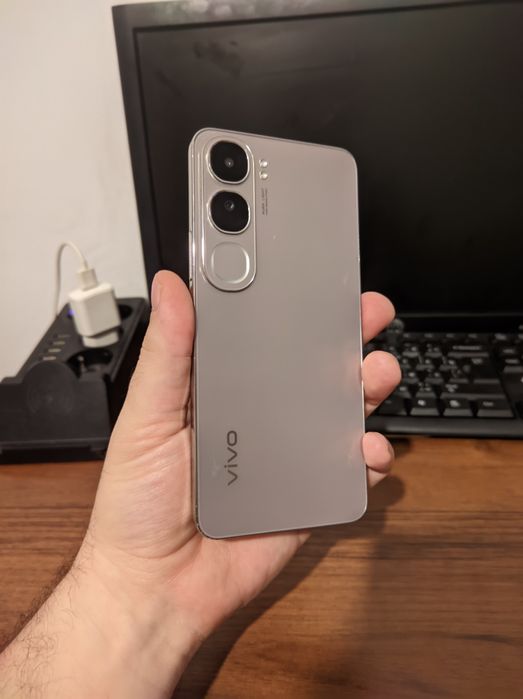 Продам Vivo v40 lite 8/256