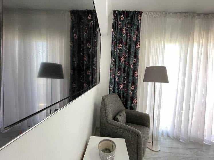 Дава се под наем Двустаен апартамент в София, Зона Б-18 - 65 кв.м за 598.23 € - Снимка #2
