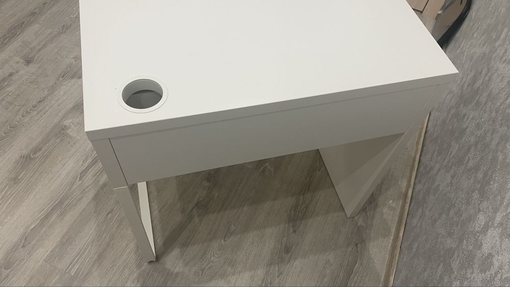 Стол письменный IKEA