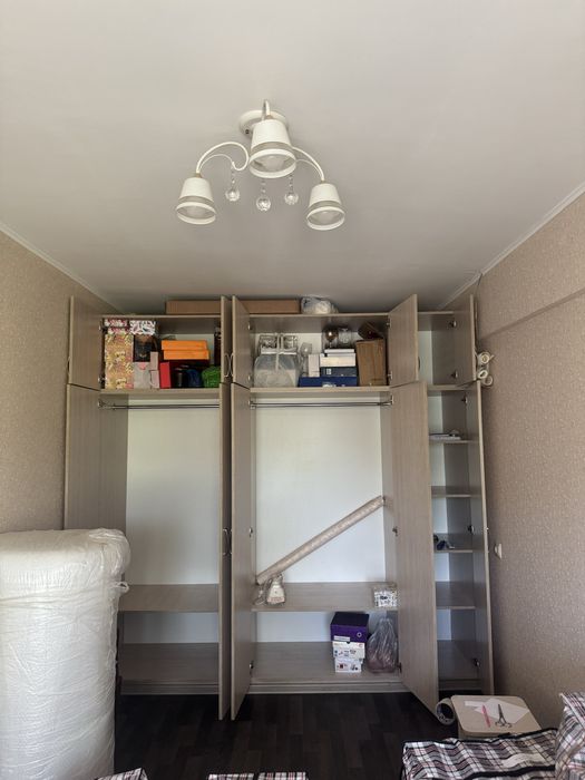 Продам большой шкаф