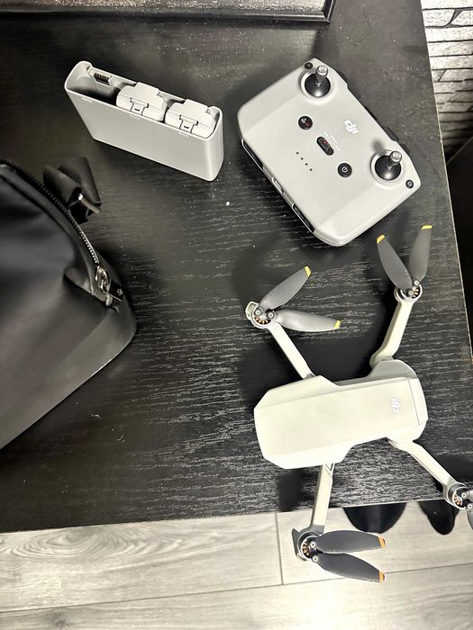 Drona Dji mini 2 se