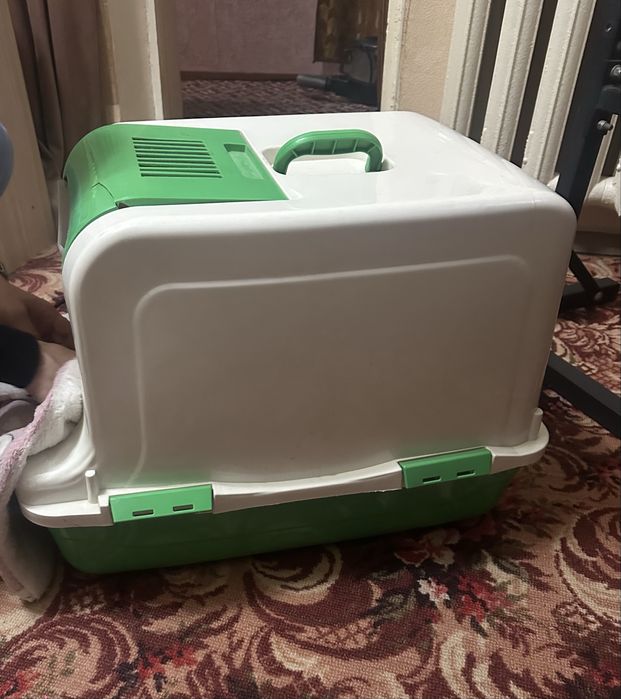 Продаю лоток домик для собак и кошек